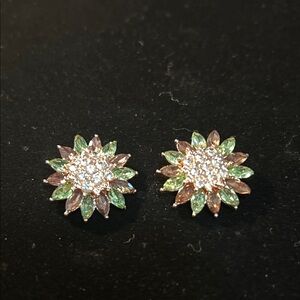 Delicate Green & Crystal rose gold 18 mm snaps.